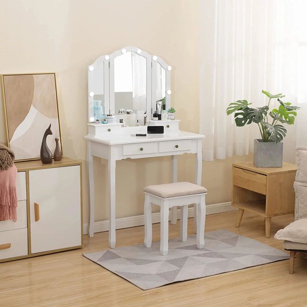 Vintage vanity set